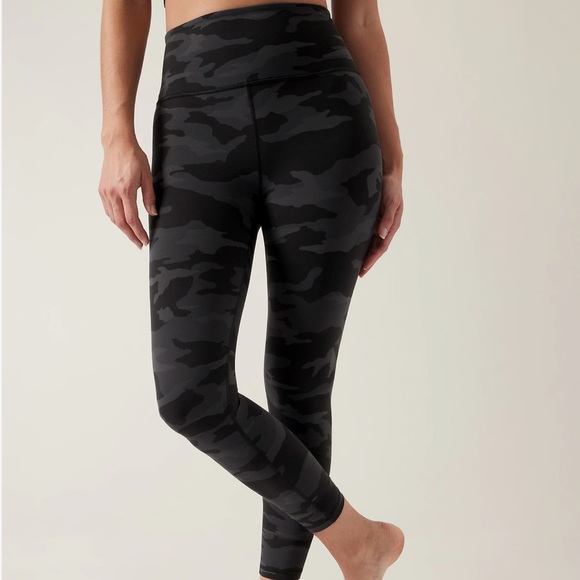 Athleta‎ Elation 7/8 Tight Camo - Picture 1 of 10